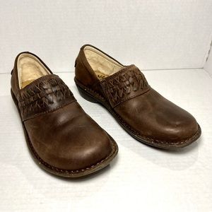 𝅺UGG Australia Anila Brown Leather Slip-On Shearling Lined Clogs size 7 New